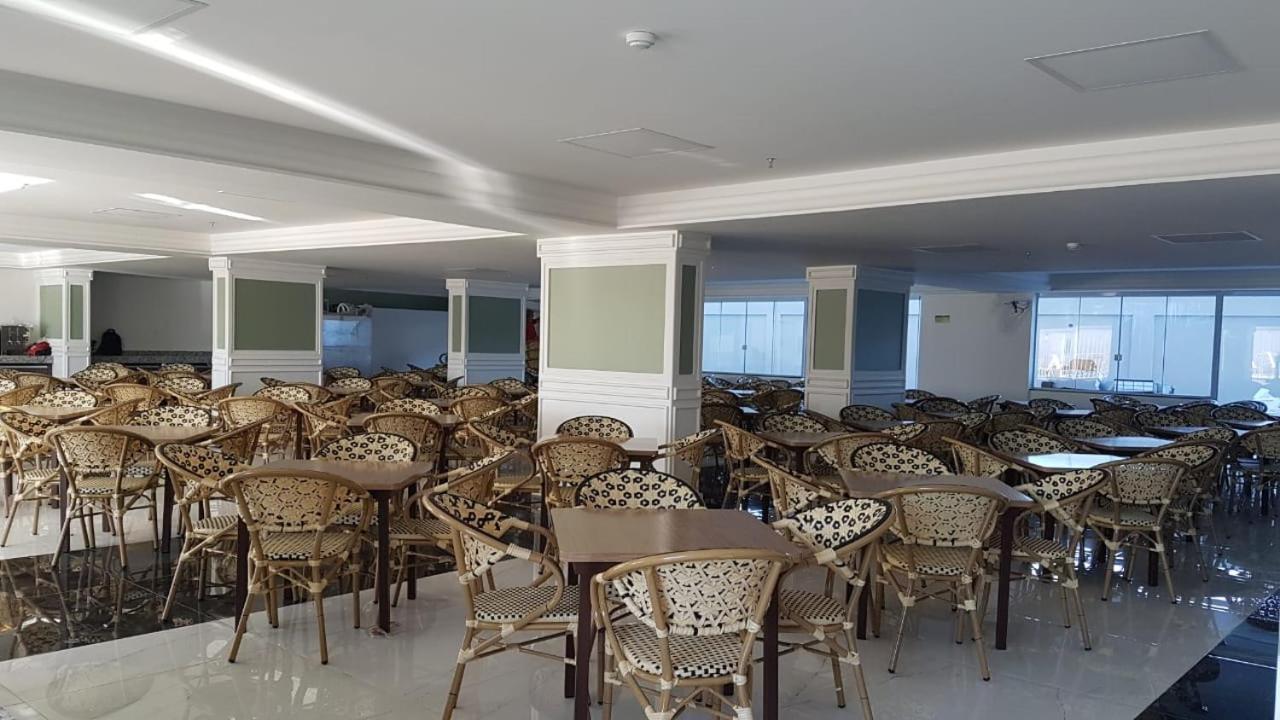 Piazza Com Acesso Ao Clube Diroma Aparthotel Caldas Novas Exterior photo